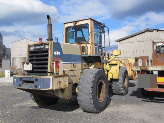 WA300-1-30055รถตักKOMATSUจากญี่ปุ่นครับถึงไทยเร็วๆนี้ครับ
