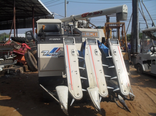 ขายรถเกี่ยวข้าว อิเซกิ ขายรถเกี่ยวข้าว อิเซกิ