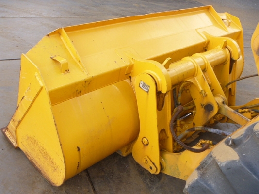 ขายรถตัก KOMATSU  WA100-1 สภาพสวยมากๆ เหมือนได้ใหม่ นำเข้าจากนอก 100\% ไม่มีการใช้งานในไทยแน่นอนค่ะ สนใจติดต่อเจี๊ยบได้เลยค่ะโทร 087-33102548ค่ะ