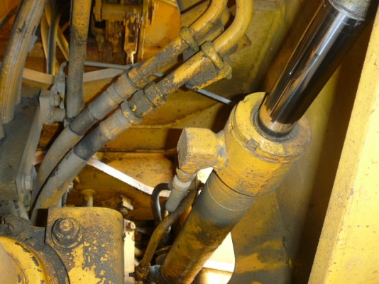 ขายรถตัก KOMATSU  WA100-1 สภาพสวยมากๆ เหมือนได้ใหม่ นำเข้าจากนอก 100\% ไม่มีการใช้งานในไทยแน่นอนค่ะ สนใจติดต่อเจี๊ยบได้เลยค่ะโทร 087-33102548ค่ะ