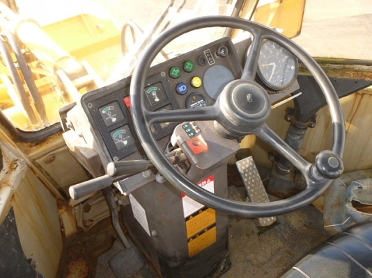 ขายรถตัก KOMATSU  WA100-1 สภาพสวยมากๆ เหมือนได้ใหม่ นำเข้าจากนอก 100\% ไม่มีการใช้งานในไทยแน่นอนค่ะ สนใจติดต่อเจี๊ยบได้เลยค่ะโทร 087-33102548ค่ะ