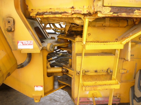 ขายรถตัก KOMATSU  WA100-1 สภาพสวยมากๆ เหมือนได้ใหม่ นำเข้าจากนอก 100\% ไม่มีการใช้งานในไทยแน่นอนค่ะ สนใจติดต่อเจี๊ยบได้เลยค่ะโทร 087-33102548ค่ะ