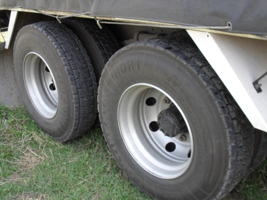 ขายสิบล้อเพลาเดียว FL1J 210 แรง ปี 40 รถสวย พร้อมใช้งาน ขายสิบล้อเพลาเดียว FL1J 210 แรง ปี 40 รถสวย พร้อมใช้งาน