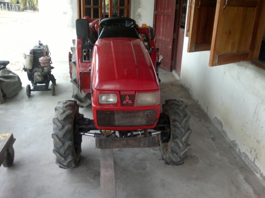 ขายรถไถแบบนั่งขับเก่าญี่ปุ่น 2 เพลา 4 WDยี่ห้อ มิตซูบิชิรุ่น MTX 225 ขนาด 23แรงม้าเป็นรุ่นใหม่สภาพสวยพร้อมใช้งาน ขายรถไถแบบนั่งขับเก่าญี่ปุ่น 2 เพลา 4 WDยี่ห้อ มิตซูบิชิรุ่น MTX 225 ขนาด 23แรงม้าเป็นรุ่นใหม่สภาพสวยพร้อมใช้งาน