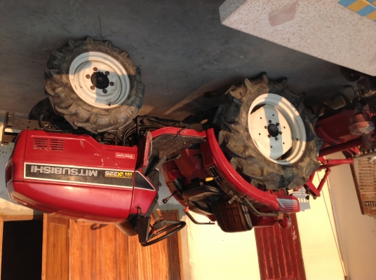 ขายรถไถแบบนั่งขับเก่าญี่ปุ่น 2 เพลา 4 WDยี่ห้อ มิตซูบิชิรุ่น MTX 225 ขนาด 23แรงม้าเป็นรุ่นใหม่สภาพสวยพร้อมใช้งาน ขายรถไถแบบนั่งขับเก่าญี่ปุ่น 2 เพลา 4 WDยี่ห้อ มิตซูบิชิรุ่น MTX 225 ขนาด 23แรงม้าเป็นรุ่นใหม่สภาพสวยพร้อมใช้งาน