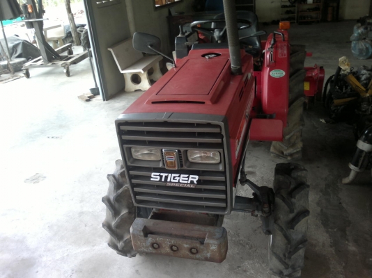 ขายรถไถแบบนั่งขับเก่าญี่ปุ่น 2เพลา 4WDยี่ห้อ shibaura รุ่นP17F สเปเชี่ยว  ขนาด 17แรงม้าสภาพสวยพร้อมใช้งาน