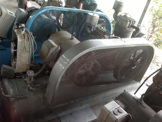 ขายเครื่องปั้มลมเก่าญี่ปุ่นยี่ห้อ iwataหรือnakamura ขนาด15  แรงสภาพสวยไฟ 380 V