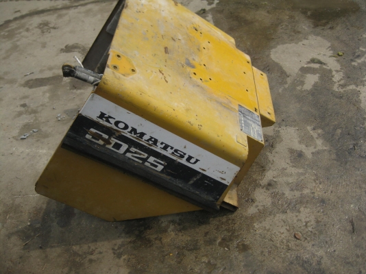 ฝากระโปรงครอบเครื่อง KOMATSU SD25-3