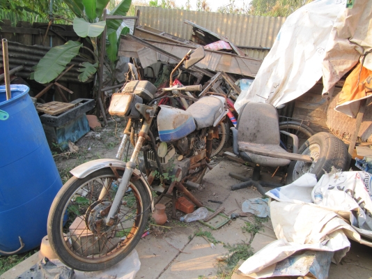 ต้องการขายซากมอไซค์เก่าคาวาจีทีโอสภาพตามรูป