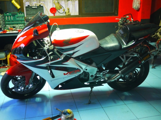 รับสั่งประกอบnc30,cbr400พร้อมทะเบียนเลือกสีเลือกลายได้95000ติดต่อ0803355484