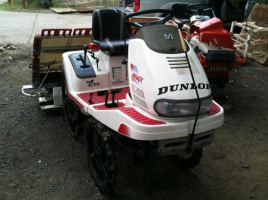 ต้องการซื้อรถดำนานั่งขับ และจ้างรถดำนาครับ