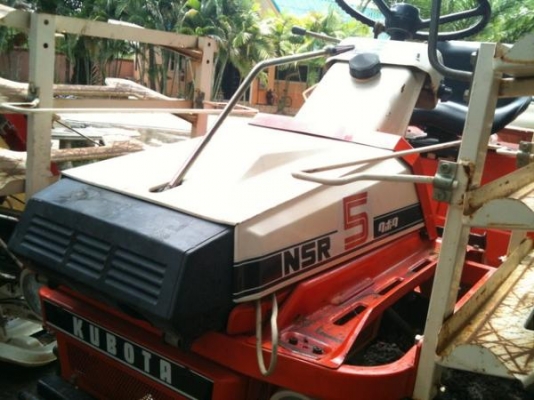 ต้องการซื้อรถดำนานั่งขับ และจ้างรถดำนาครับ