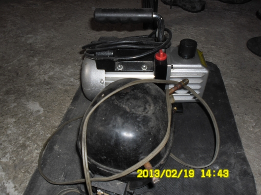 ขอขายเครื่ิองมือทำแอร์รถยนต์ เครื่องแว๊ด