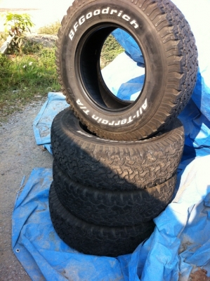 ยาง BF A/T 30" 9.5 15  4000บาท