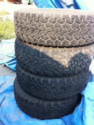 ยาง BF A/T 30" 9.5 15  4000บาท