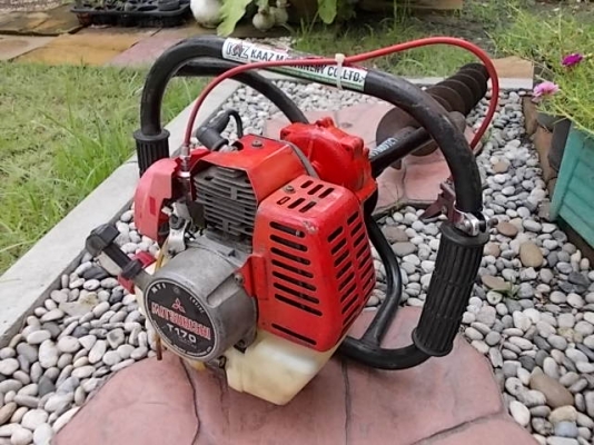 รหัส:12000721เครื่องเจาะดินเครื่องMitsubishi T170(3.0PS.)เหมาะใช้เจาะดินวางหลุมลึกยาว75cmwww.nihonmono.com