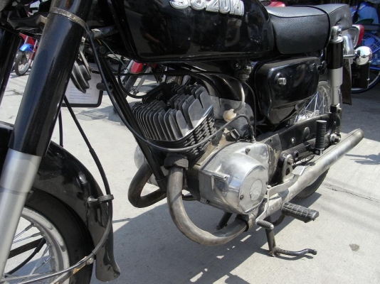 ขาย SUZUKI K-125 mark 2 ตัวสุดท้ายไม่มียางแก้มถัง สภาพดีทำสีแล้ว ทะเบียนพร้อมโอน