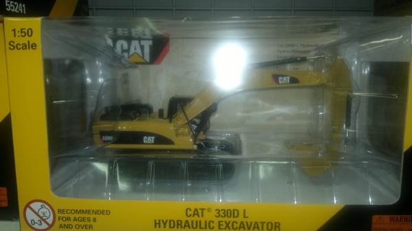 รถ caterpillar มีหลายรุ่นให้เลือกสะสมหรือจะใช้เป็นของฝากติดต่อสอบถามได้ตลอด 24 ชมคับ