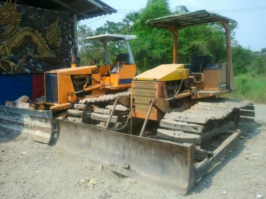 แทรคเตอร์ KOMATSU D2-ุุ6 ใสล้5กระบอก และMITSU BD2G