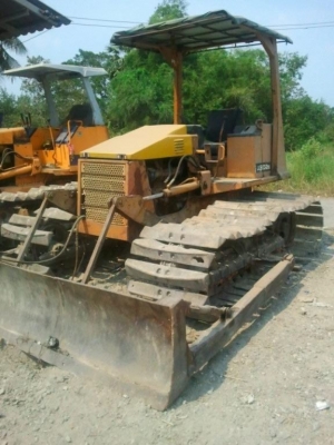 แทรคเตอร์ KOMATSU D2-ุุ6 ใสล้5กระบอก และMITSU BD2G