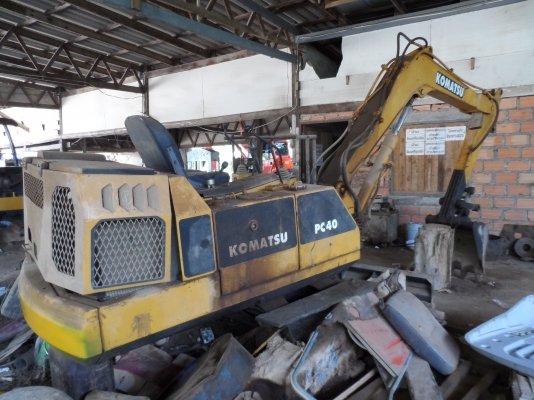 ขายซากkomatsu pc40-5