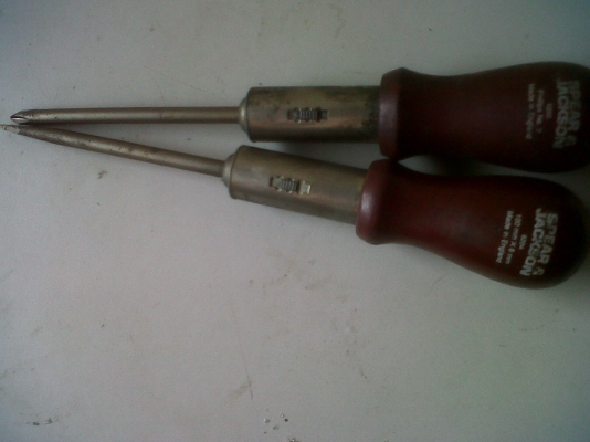 ไขควงก็อกแก็ก ไม้ SPEAR &amp; JACKSON MADE IN ENGLAND  มี 2 ด้าม