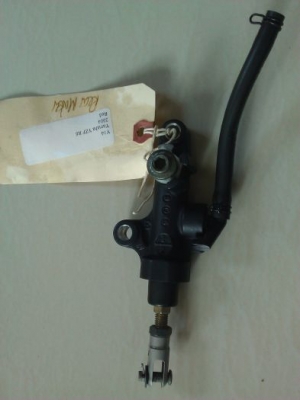 ปั๊มเบรคล่าง Brembo