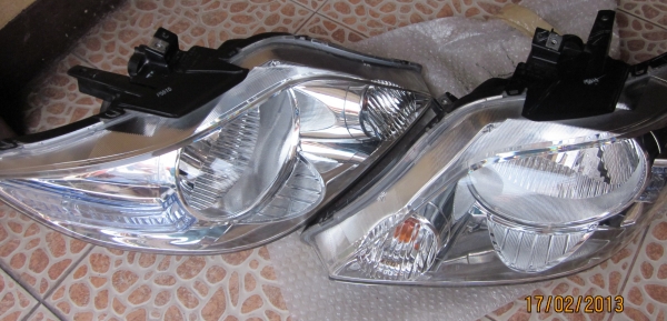 ขายไฟหน้า HONDA City ZX idsi สภาพ 90\% พร้อมหลอดทั้งชุดเลยครับ ขายไฟหน้า HONDA City ZX idsi สภาพ 90\% พร้อมหลอดทั้งชุดเลยครับ