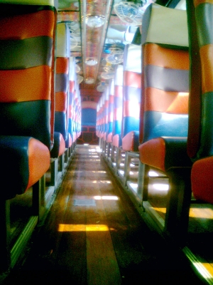 ขายรถบัส12เมตรทรง3เสาครัซซีBENZ เครื่องNISSAN PE6 TURBO พร้อมชุดแต่งและเครื่องเสียงอีกมากมาย ราคาคุยกันได้