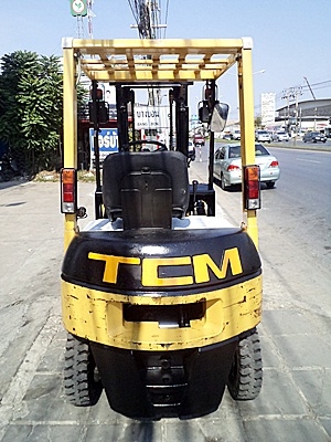 ขายรถยกTCM1.5 ตัน รุ่น17 (รุ่นใหม่)  เครื่องเบนซิน  กระบอกคู่  เสาสูง 3 เมตร ยางตันใหม่ 4 ล้อ พวงมาลัยเพาเว่อร์  สีเดิมจากนอก นำเข้าจากญี่ปุ่น ใช้งานได้ทันที