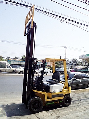 ขายรถยกTCM1.5 ตัน รุ่น17 (รุ่นใหม่)  เครื่องเบนซิน  กระบอกคู่  เสาสูง 3 เมตร ยางตันใหม่ 4 ล้อ พวงมาลัยเพาเว่อร์  สีเดิมจากนอก นำเข้าจากญี่ปุ่น ใช้งานได้ทันที