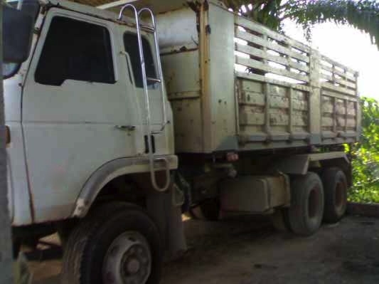 รถนิสสัน UD 10 ล้อดั๊ม CW30 เปลื่ยนเครื่อง 230 แรงม้า  ( มีขาย 2 คัน )  สนใจติดต่อ 081 - 6079515