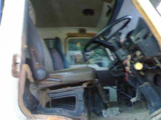 รถนิสสัน UD 10 ล้อดั๊ม CW30 เปลื่ยนเครื่อง 230 แรงม้า  ( มีขาย 2 คัน )  สนใจติดต่อ 081 - 6079515