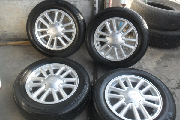 ล้อแม็ก 16นิ้ว 6รู อีซุสุ พร้อมยาง สวยๆ 4 ล้อ ราคา 7900 บาท