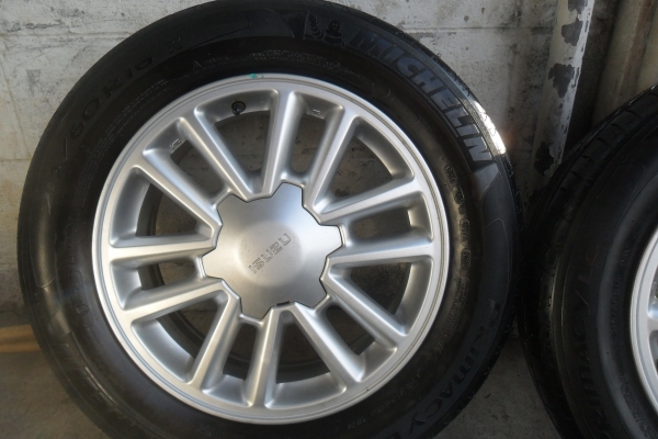 ล้อแม็ก 16นิ้ว 6รู อีซุสุ พร้อมยาง สวยๆ 4 ล้อ ราคา 7900 บาท