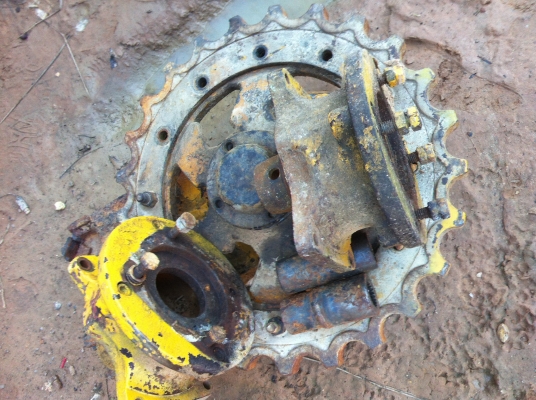 ขายตัวเดิน 10 HTรถเกี่ยวข้าว   18000บาท