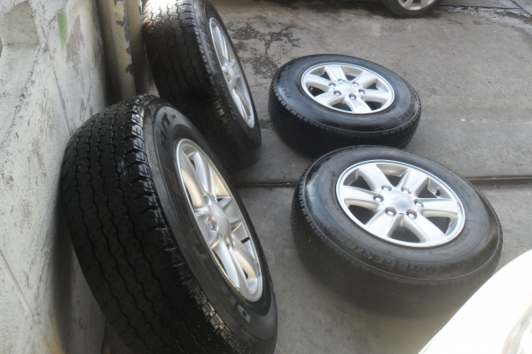 ล้อแม็ก 16นิ้ว 6รู อีซุสุ พร้อมยาง สวยๆ 4 ล้อ ราคา 7900 บาท