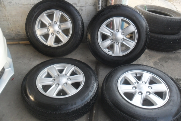 ล้อแม็ก 16นิ้ว 6รู อีซุสุ พร้อมยาง สวยๆ 4 ล้อ ราคา 7900 บาท