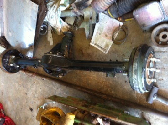 ขายเพลาท้ายอีซูซุวีครอส  10000 บาท