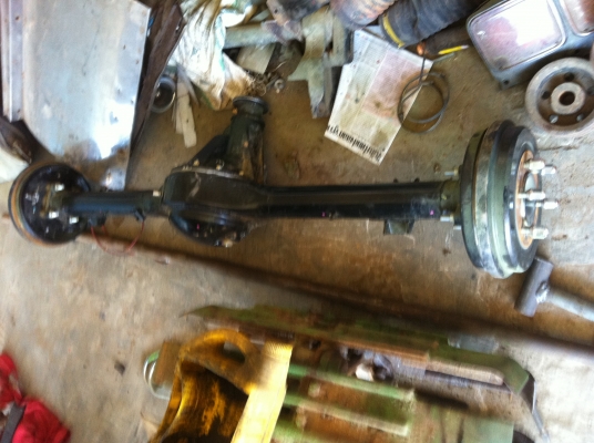 ขายเพลาท้ายอีซูซุวีครอส  10000 บาท