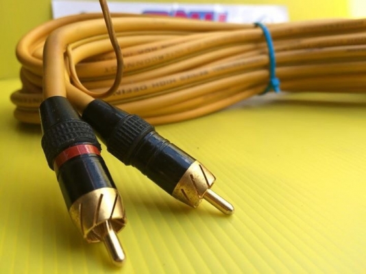 สายสัญญานคุณภาพ Boschmann มือสองญี่ปุ่น ยาว 5 เมตร หัวทอง สายใหญ่ สายสัญญานคุณภาพ Boschmann มือสองญี่ปุ่น ยาว 5 เมตร หัวทอง สายใหญ่