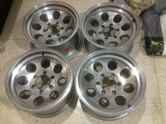 ล้อเเท้ M T ขอบ16กว้าง8นิ้วอ๊อฟ0 6รู139 สีเดิมๆของเก่าญี่ปุ่นสภาพสวย