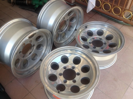 ล้อเเท้ M T ขอบ16กว้าง8นิ้วอ๊อฟ0 6รู139 สีเดิมๆของเก่าญี่ปุ่นสภาพสวย