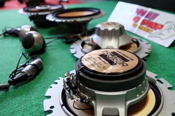 เซ็ทลำโพงกรวยเคฟล่าห์เหลือง Pioneer Carrozzeria ครบเซ็ท ขนาด 6" ตรงรุ่นทุกชิ้น Made in Japan เซ็ทลำโพงกรวยเคฟล่าห์เหลือง Pioneer Carrozzeria ครบเซ็ท ขนาด 6" ตรงรุ่นทุกชิ้น Made in Japan