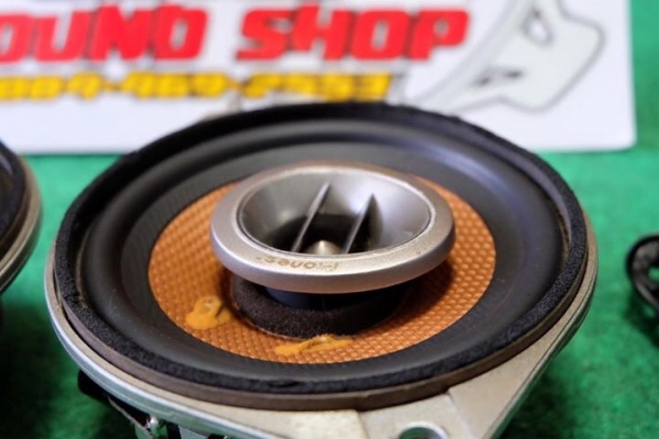 ลำโพง Pioneer Carrozzeria รุ่น TS-J100A ลำโพงแกนร่วมขนาด 4" กรวยเคฟล่าห์สีเหลือง ลำโพง Pioneer Carrozzeria รุ่น TS-J100A ลำโพงแกนร่วมขนาด 4" กรวยเคฟล่าห์สีเหลือง