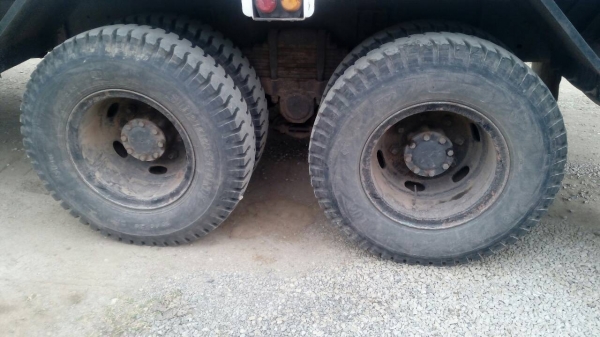 ขายด่วนรถสิบล้อ2เพลาFN527TFเครือง220แรงติดเครน4.5ตัน