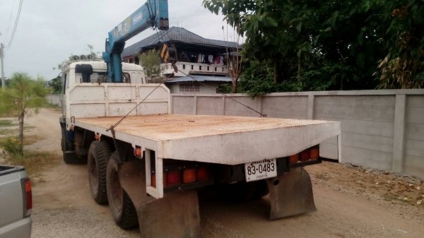 ขายด่วนรถสิบล้อ2เพลาFN527TFเครือง220แรงติดเครน4.5ตัน