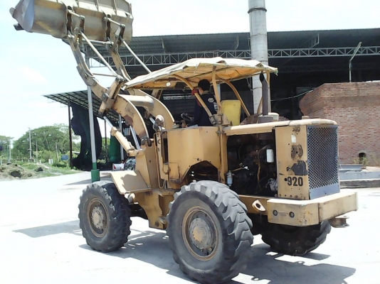 ขายด่วนรถตักเอวอ่อนCAT.920สภาพพร้อมใช้งานยางดีใช้งานอยู่ ขายด่วนรถตักเอวอ่อนCAT.920สภาพพร้อมใช้งานยางดีใช้งานอยู่