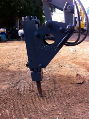 ขายรถขุดYANMAR YB-301 ขนาดpc30 (มีหัวกระแทกพร้อม) รถเก่านอกแท้ 100\% มีเอกสาร ติดต่อ 085-5632278 ( ราคาต่อรองได้ )