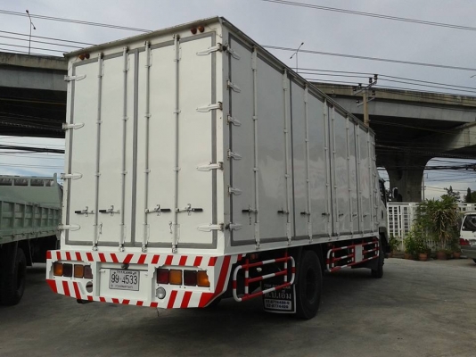 ขาย ISUZU FTR 240 แรงม้า ปี 2554 หกล้อตู้แห้ง 10 บาน ยาว 7.60 ม.สวยเหมือนรถใหม่ ภายในเนี๊ยบ ยางดี เค